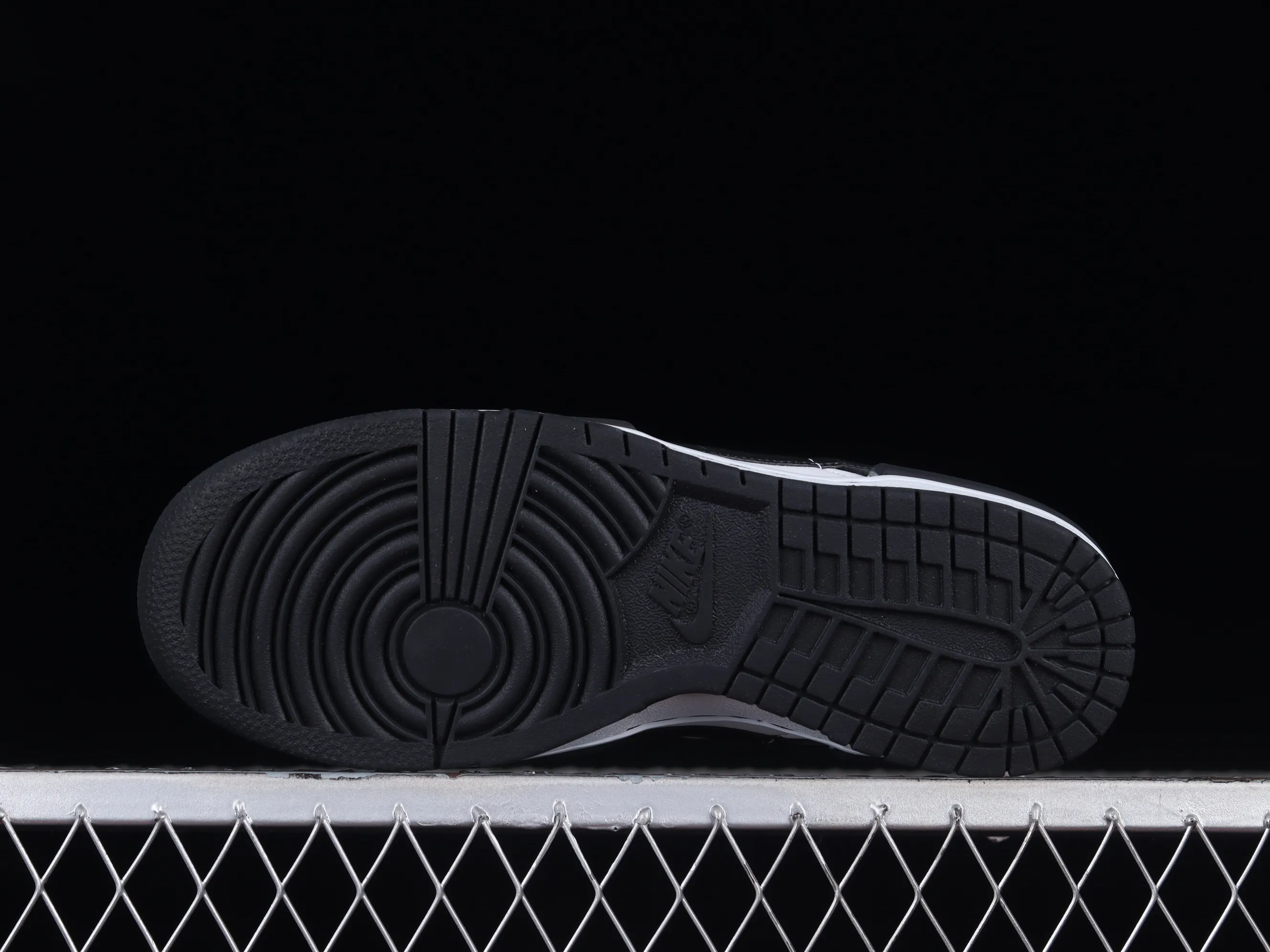 All Categories Nk SB Dunk Series Nk SB Dunk Low Low-top sneakers Nk Dunk Low "Twist Panda" Mutated Panda SB low-top sports and leisure sneakers DZ2794-001